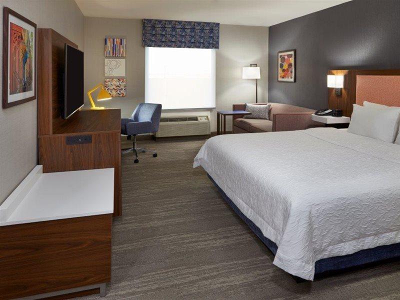 Hampton Inn & Suites Montreal-Dorval Exteriör bild