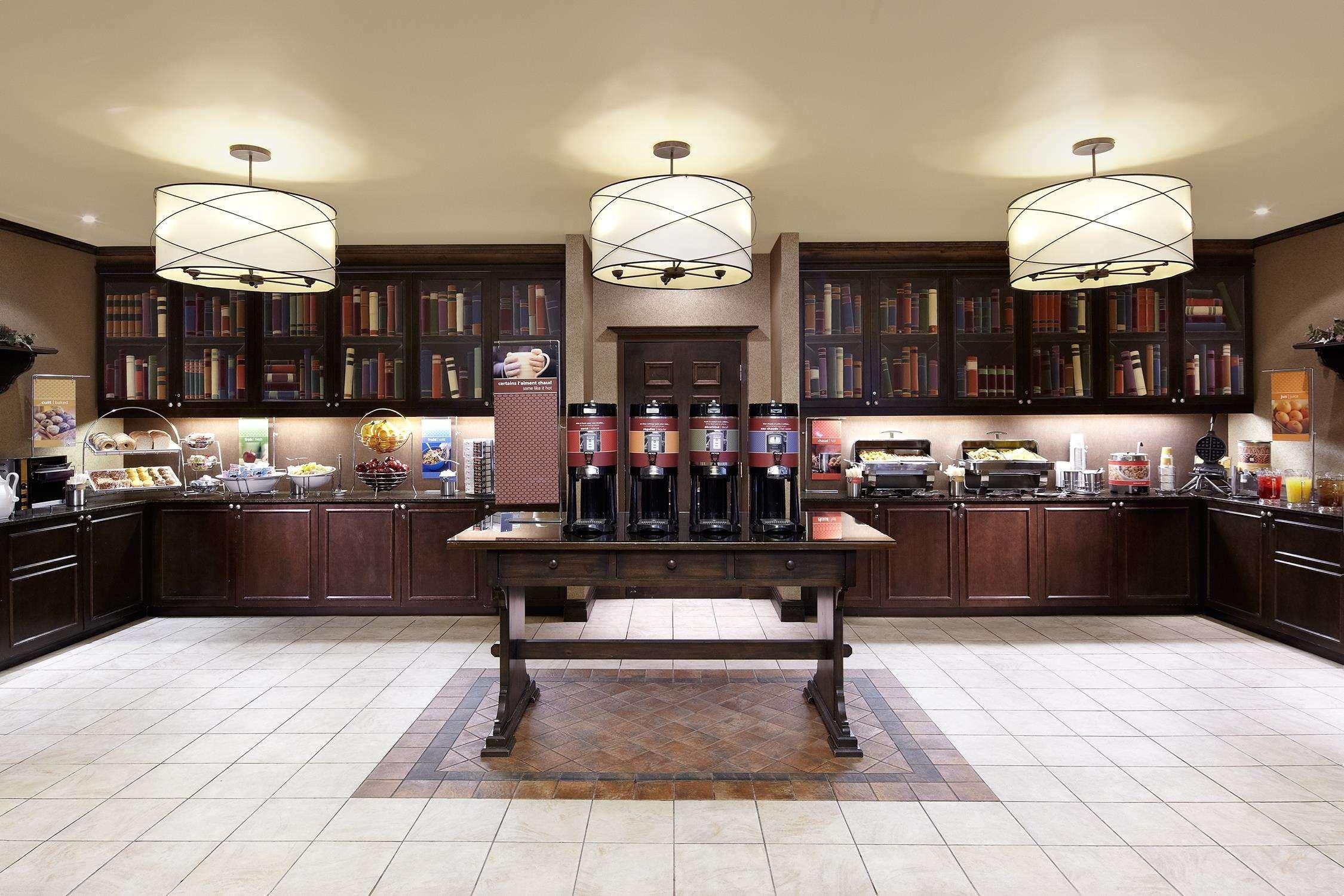 Hampton Inn & Suites Montreal-Dorval Restaurang bild