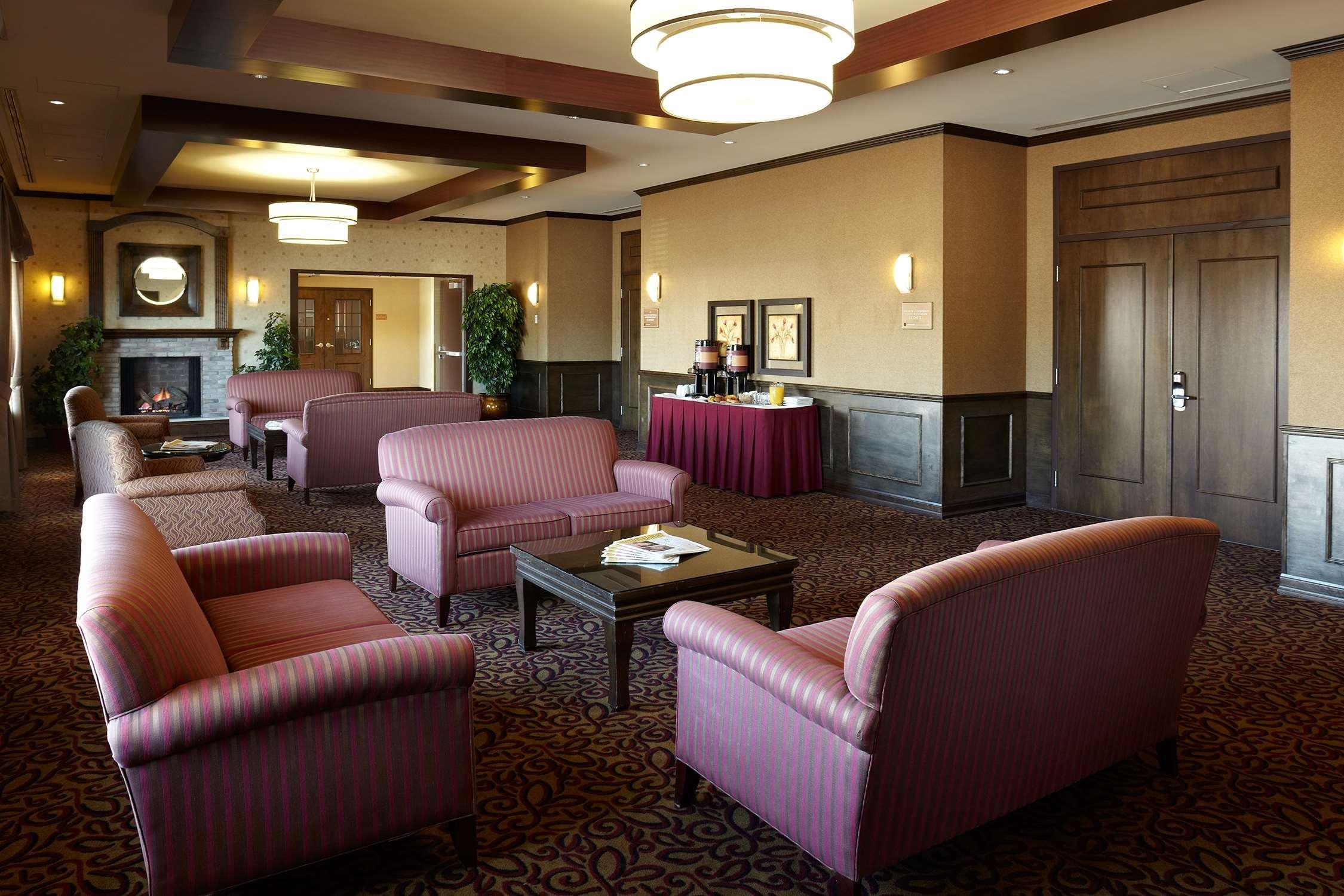 Hampton Inn & Suites Montreal-Dorval Exteriör bild