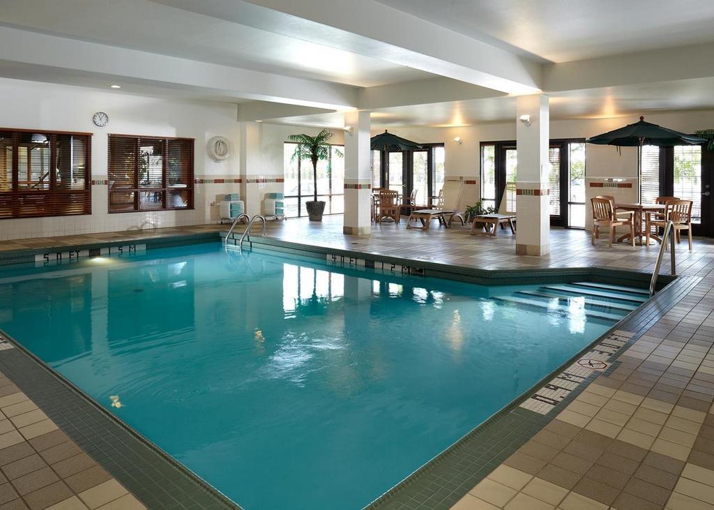 Hampton Inn & Suites Montreal-Dorval Exteriör bild