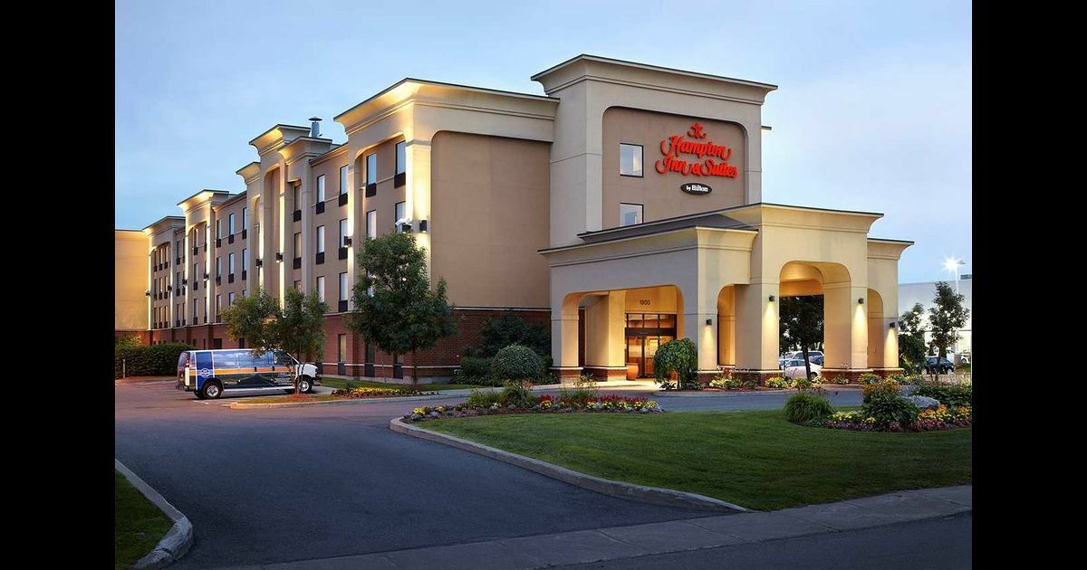 Hampton Inn & Suites Montreal-Dorval Exteriör bild